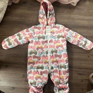 Brand new snowsuit 3 to 6 months with detachable snap on feet